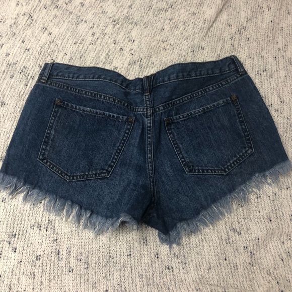 Free People High waisted Denim Jean Shorts - Medium Wash - Picture 3 of 3